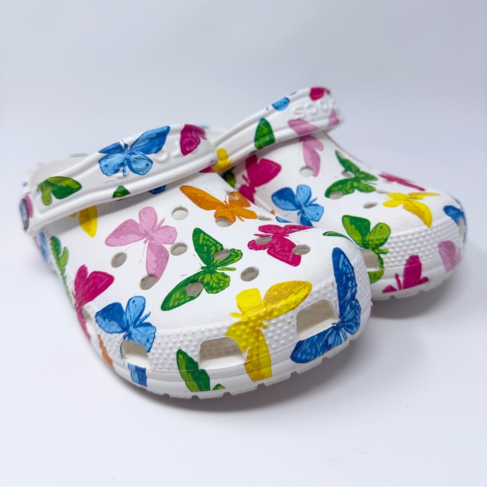 CROCS Butterfly Print Classic Vacay Vibes Clog Women’s Size 6 Butterflies